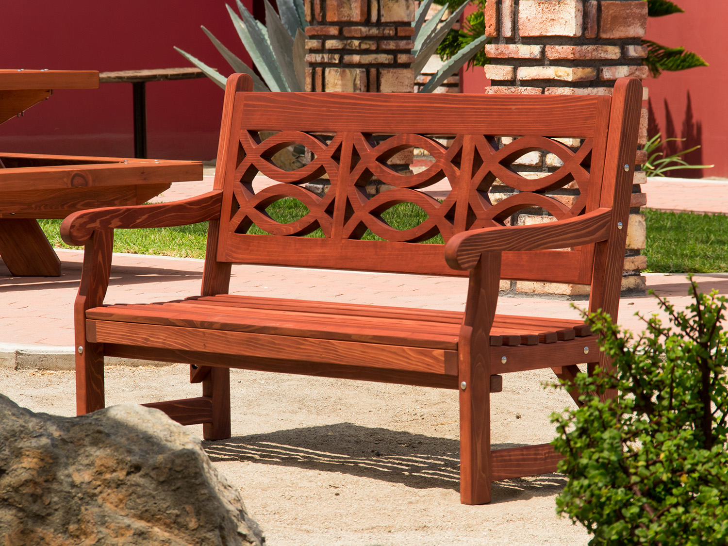 How To Stain A Wooden Garden Bench - How To Restore A Wood Outdoor